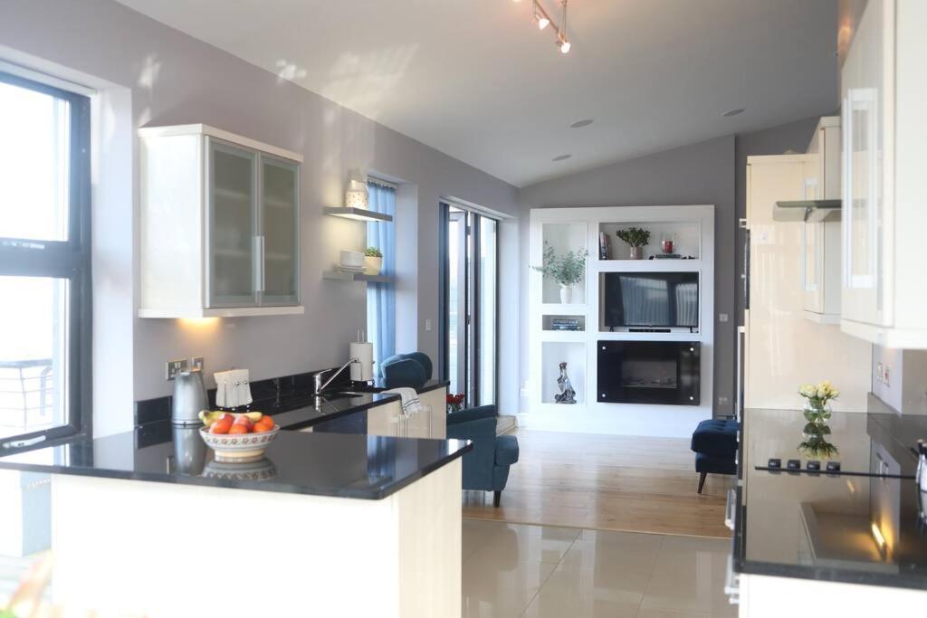 Foxford Penthouse Apartment Exterior photo